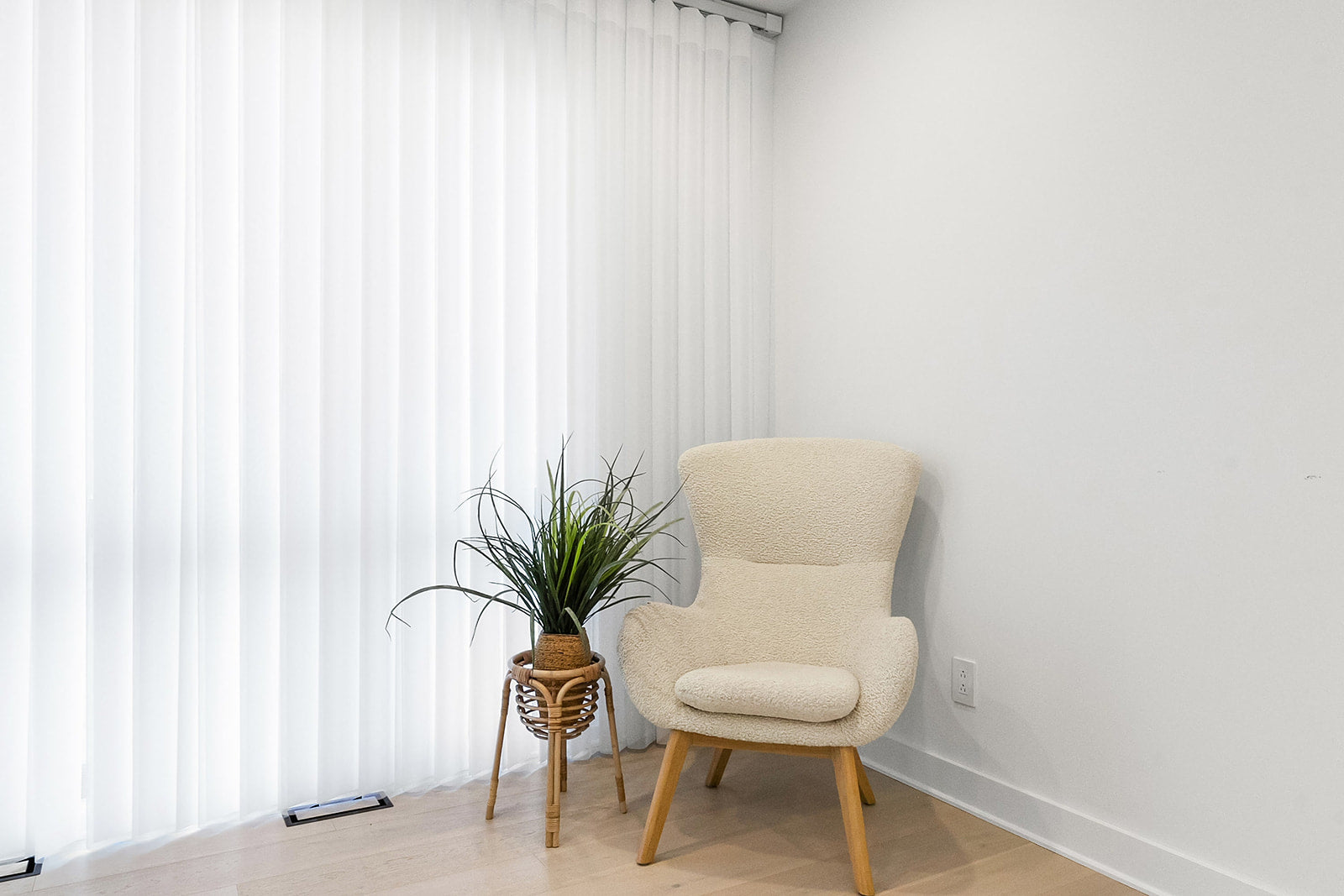 White 100% Blackout Motorized & Manual Sheer Vertical Shades Curtains